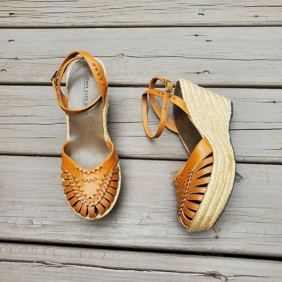 Vintage 90s y2k Bratz Whiskey Brown Faux Vegan Leather Wedge Espadrille Sandals - Picture 1 of 8